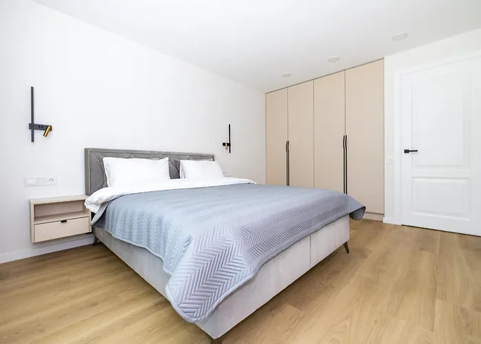 Cohost I 2Bd Apt Near City Centre