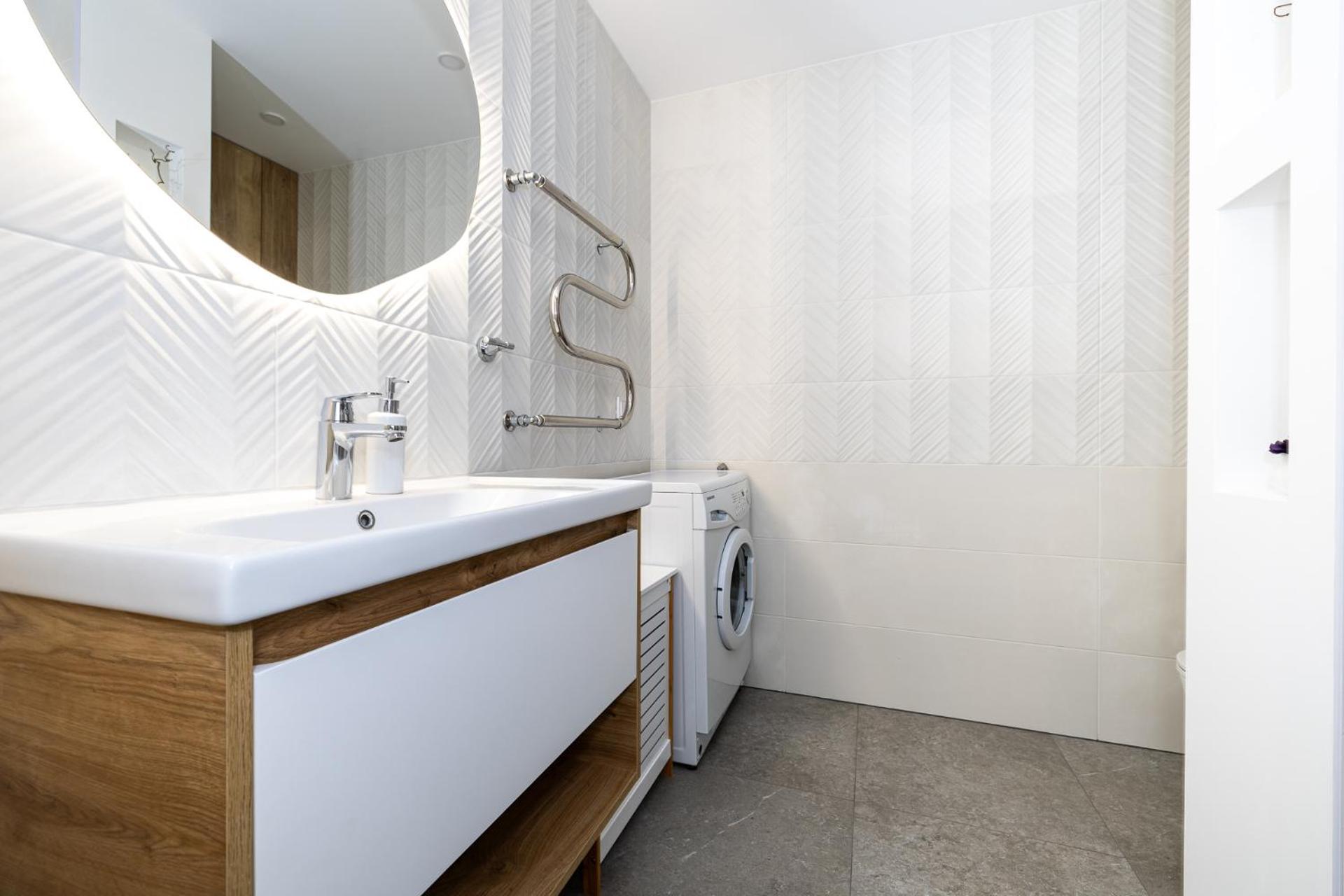 Cohost I 2bd Near Centre